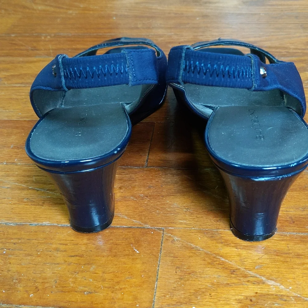 Bandolino Navy peep toe wedges with slingback - Picture 6 of 9